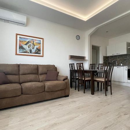 Sag Riazanska Residence 3 Room Free Wi-Fi บราติสลาวา ภายนอก รูปภาพ