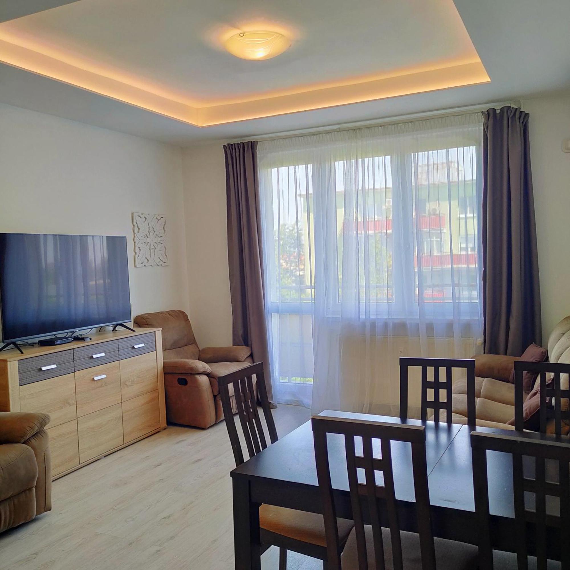 Sag Riazanska Residence 3 Room Free Wi-Fi บราติสลาวา ภายนอก รูปภาพ