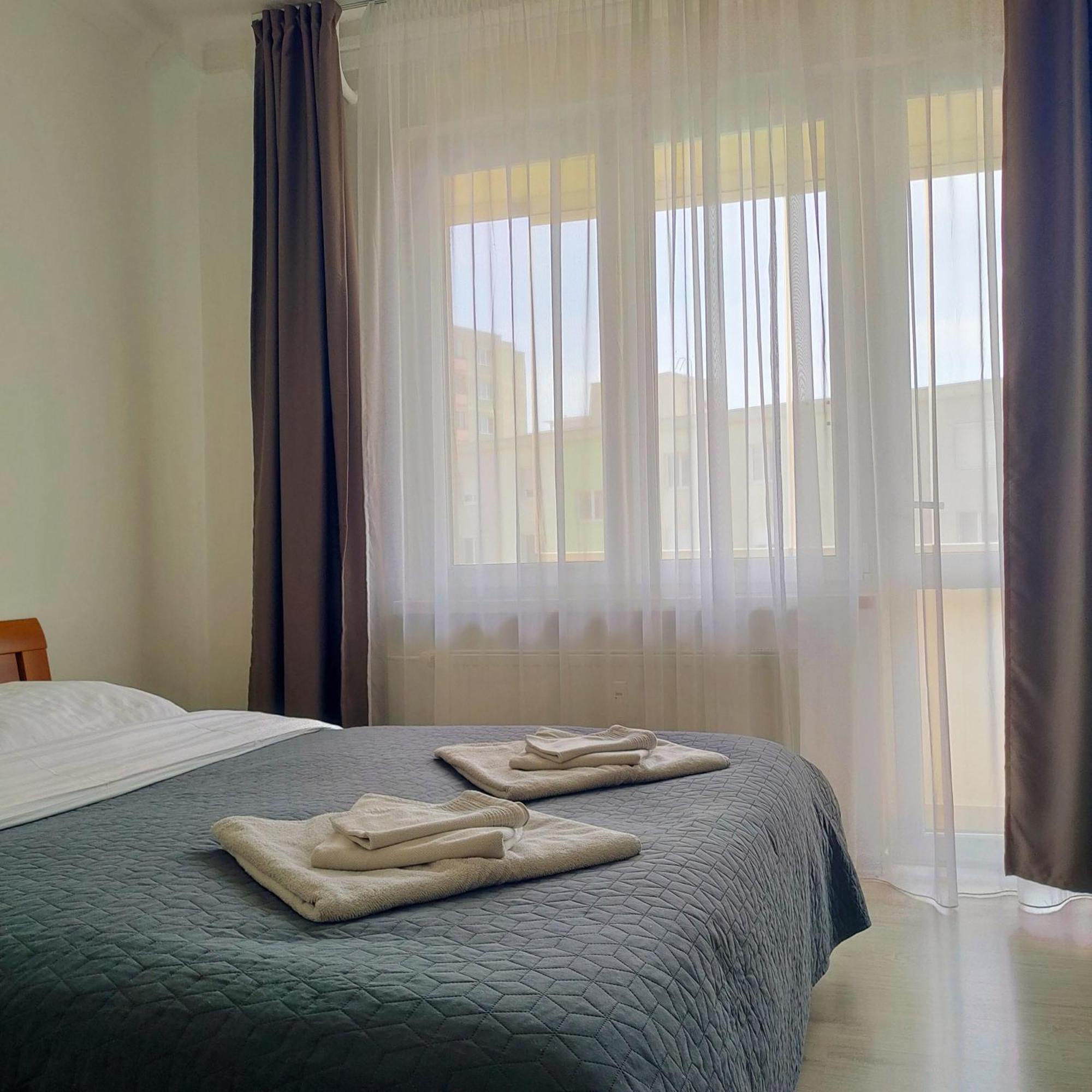 Sag Riazanska Residence 3 Room Free Wi-Fi บราติสลาวา ภายนอก รูปภาพ